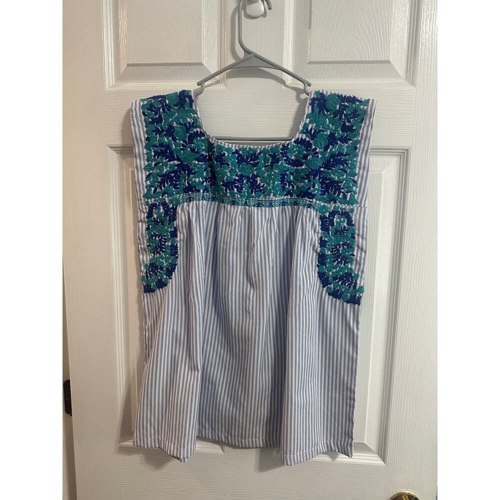 J.Marie Embroidered Tank Top Blouse Sz M Blue White Stripe Nice! - Picture 2 of 6